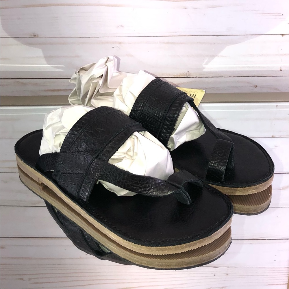 NWOT Toms Women’s Black Isabela Thong Flip Flop Sandals